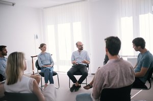 Diskussion in einem Stuhlkreis
