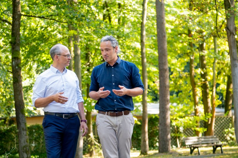 Dr. Bastian Willenborg mit Patientin