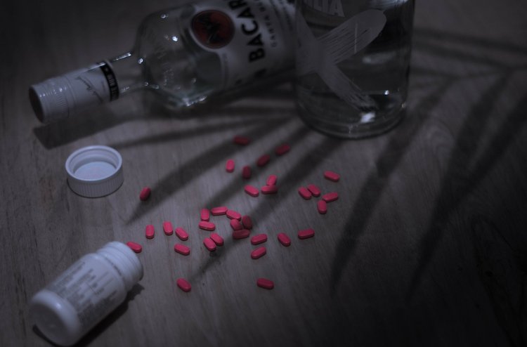 Tabletten und Alkohol